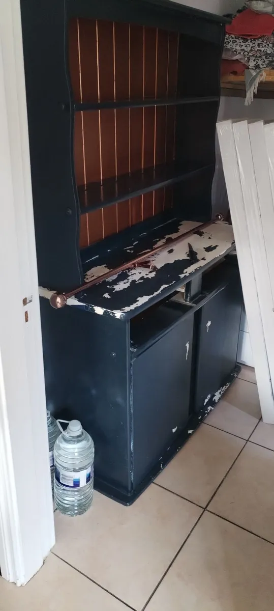 Dresser - Image 1