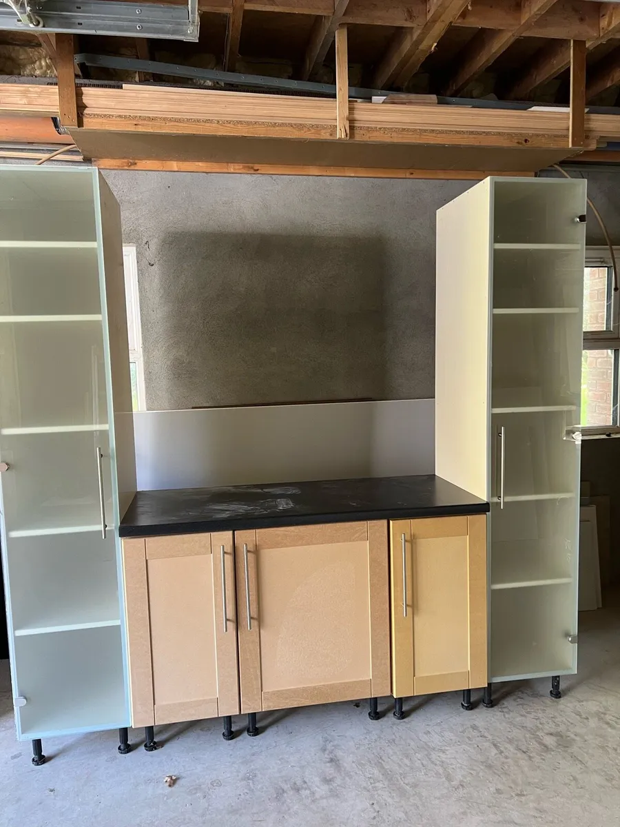 Kitchen units - Image 1