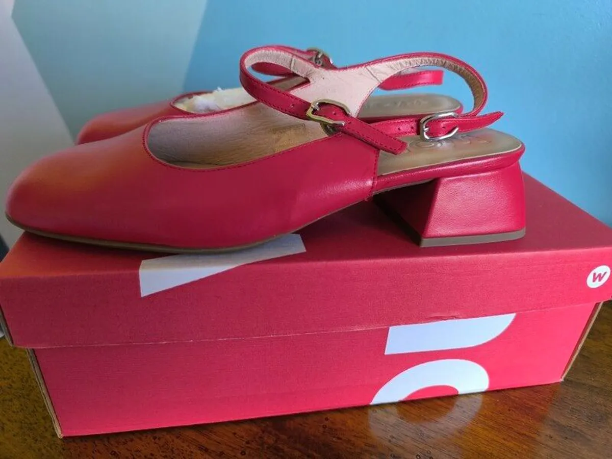wonders sling back red new - Image 3