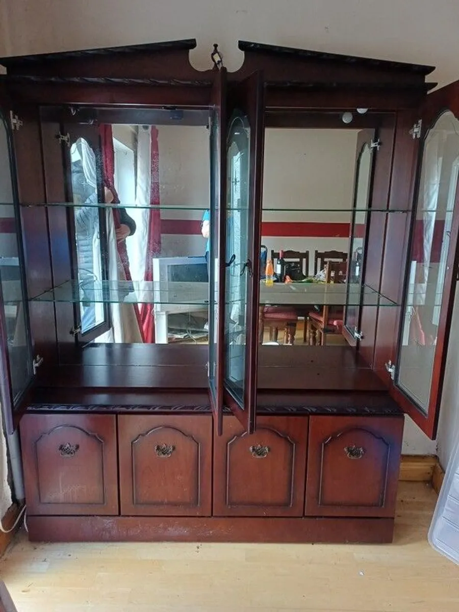 display cabinet with lights - Image 2