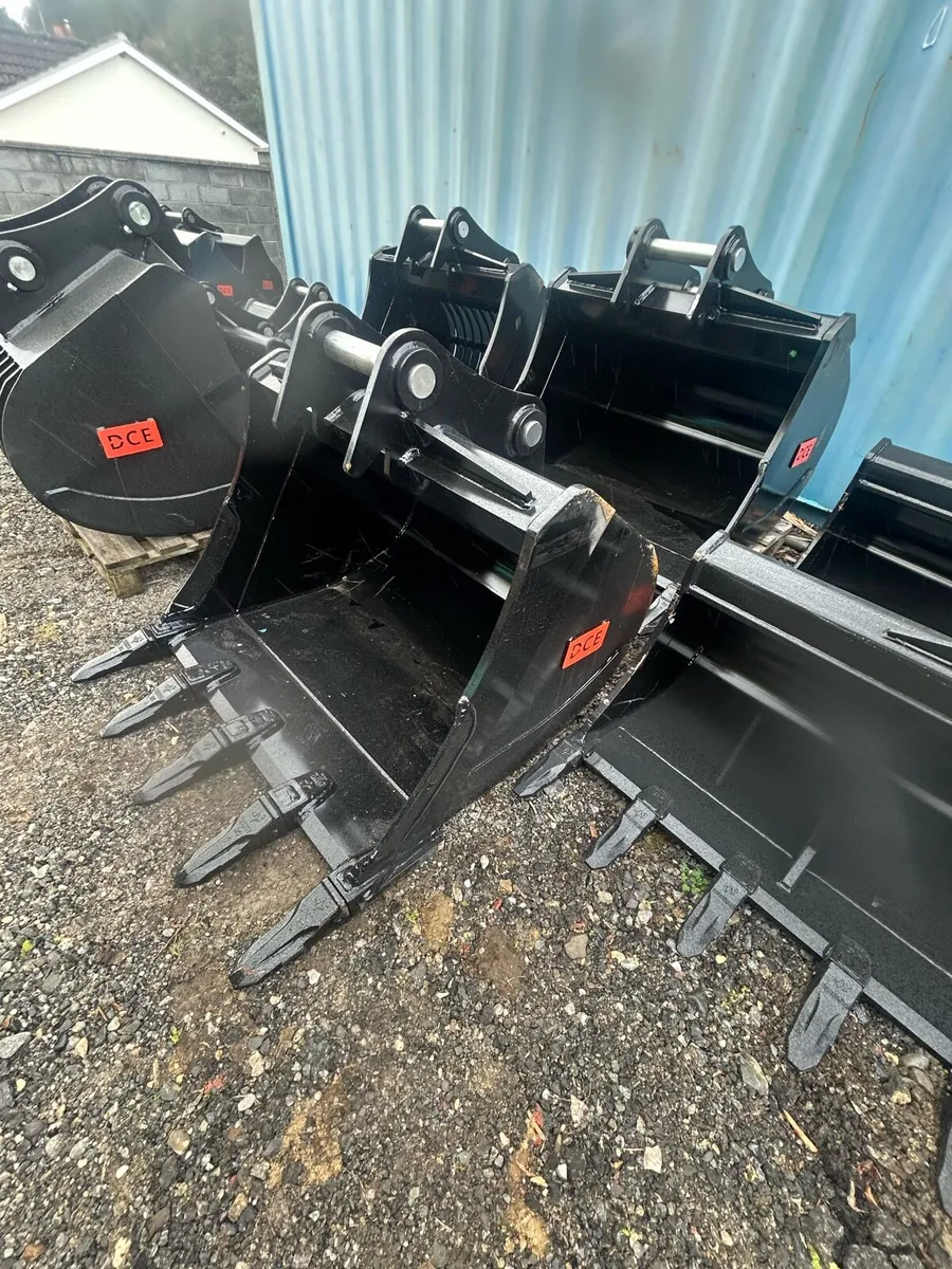 4ft digging bucket 65mm pins - Image 1