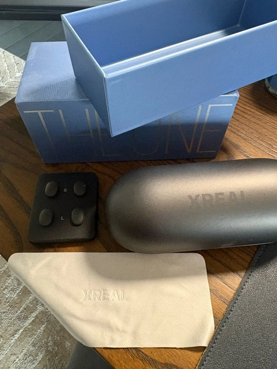 XREAL 1S AR Glasses -Cobalt blue -boxed, like new - Image 3