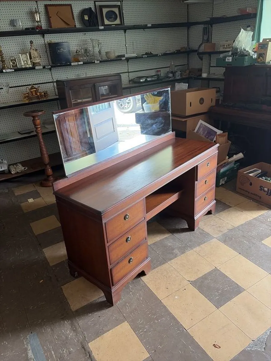 traditional English-style mahogany furniture, this twin-pedestal dressing table, five drawer chest of drawers to match and dressing table stool - Image 1