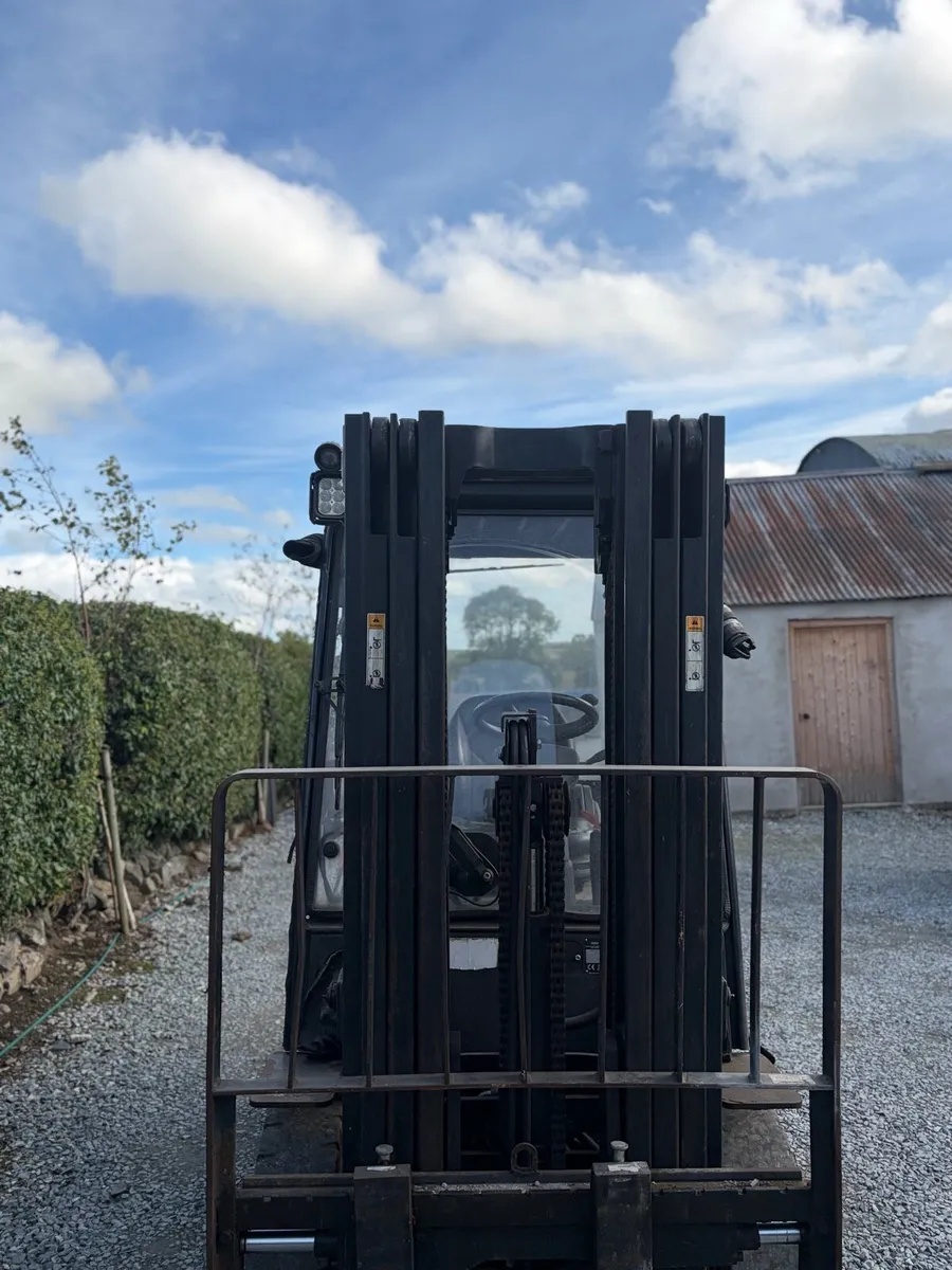 Forklift - Image 2
