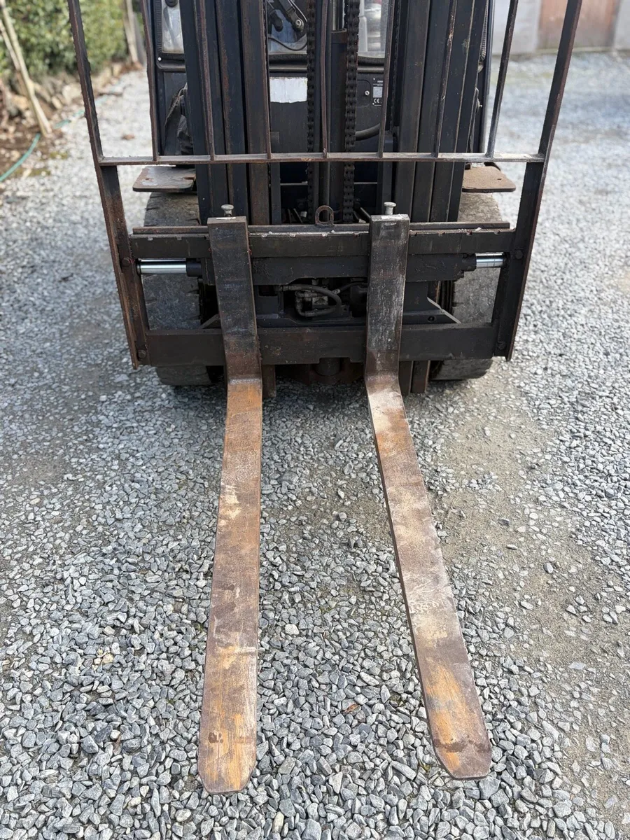 Forklift - Image 3