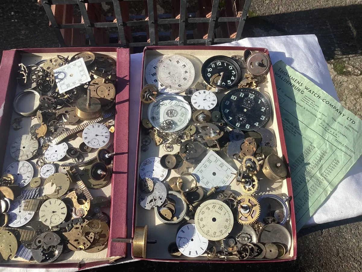 Broken watches - Image 1