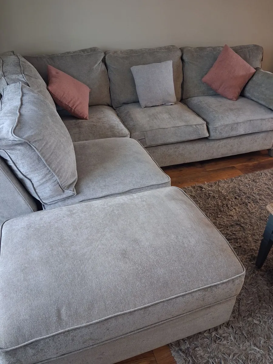Couch - Image 2