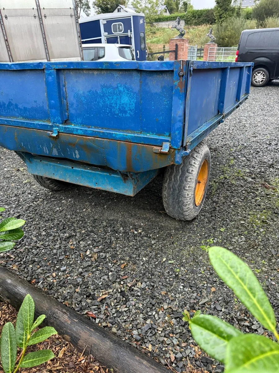 Weeks tipping trailer tractor - Image 3