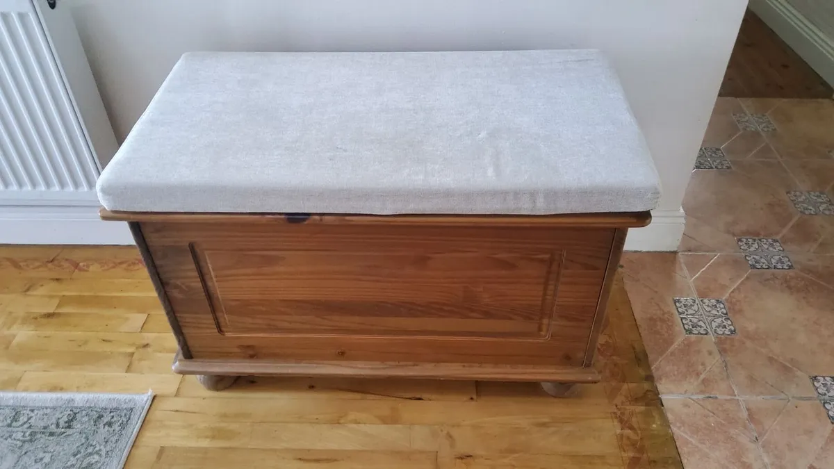 Blanket/Storage Box - Image 1