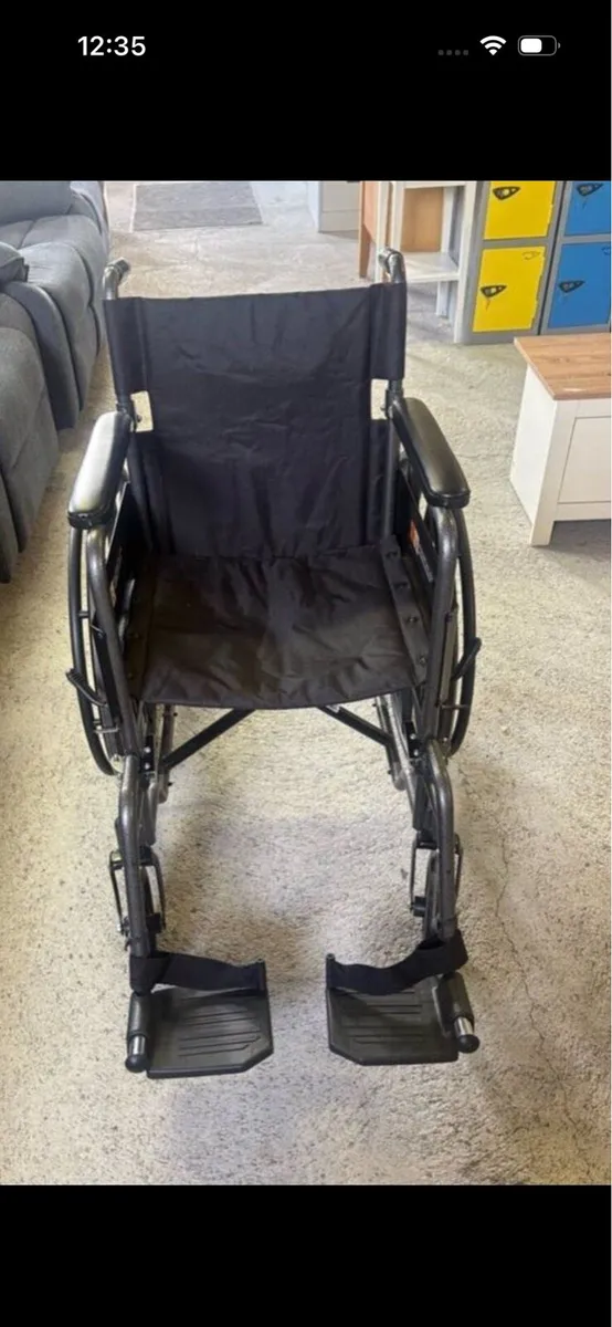 Wheel chair - Image 1