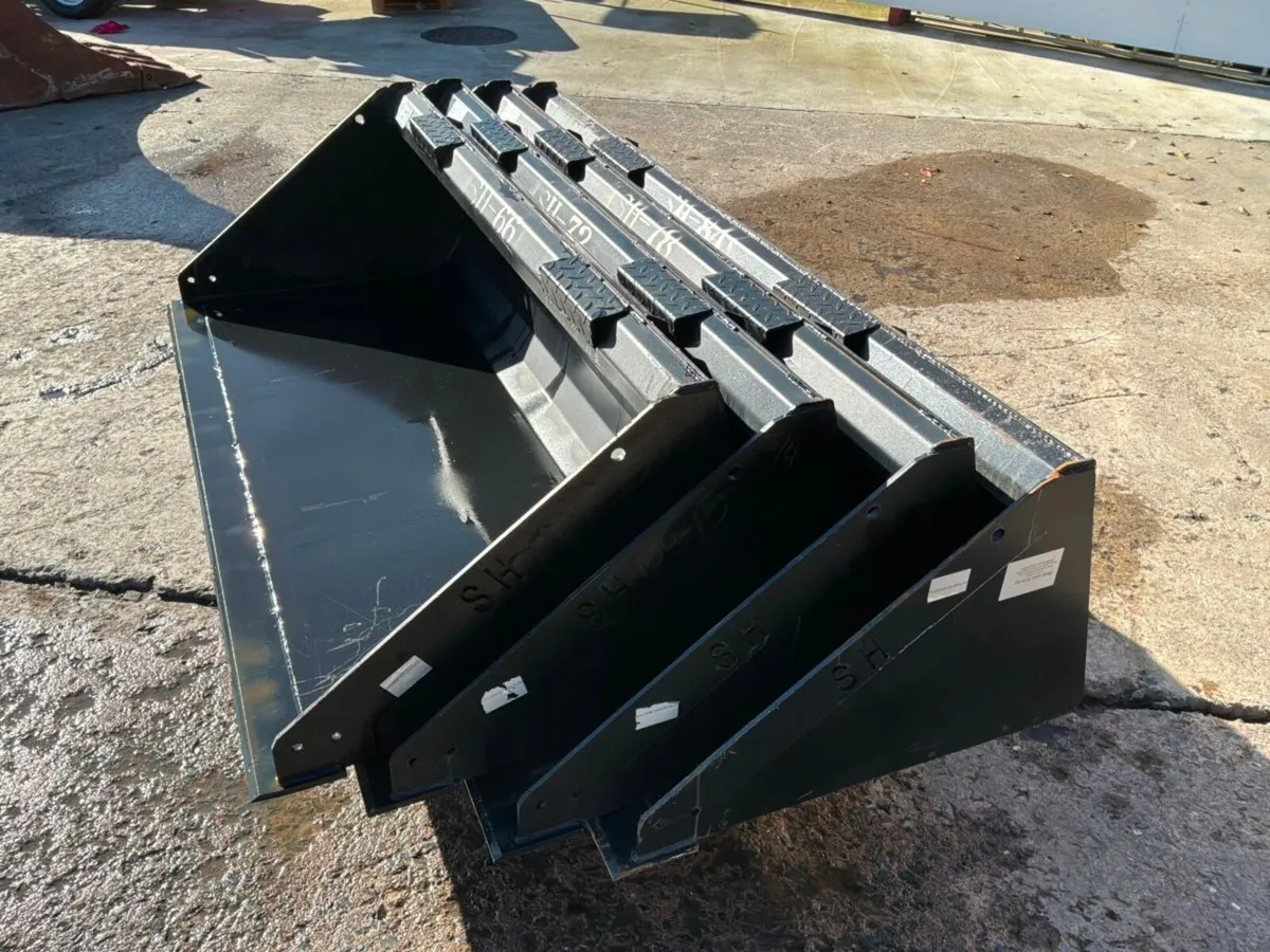 Unused 66 Skid steer / Bobcat loader bucket1309-66 - Image 4