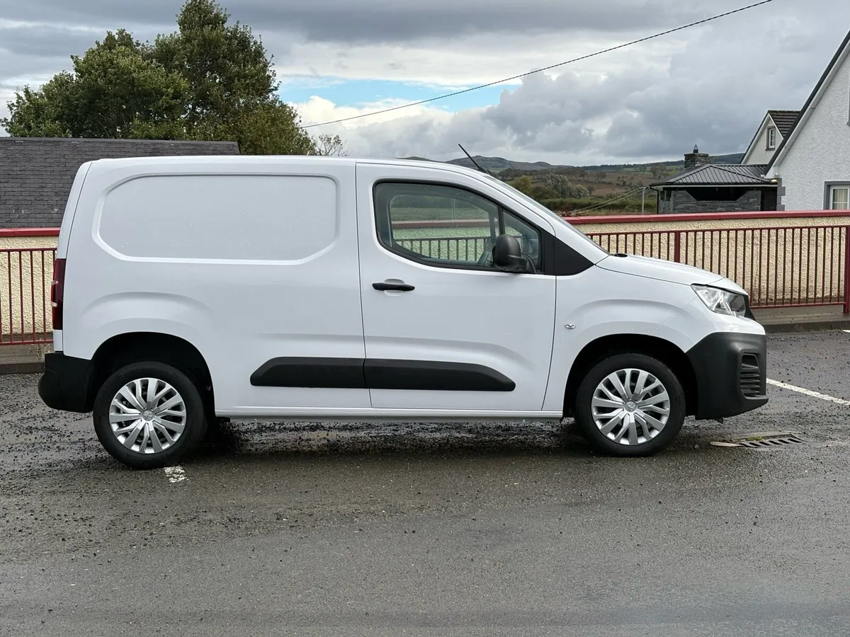 2023 (232) PEUGEOT PARTNER PROFESSIONAL - Image 2