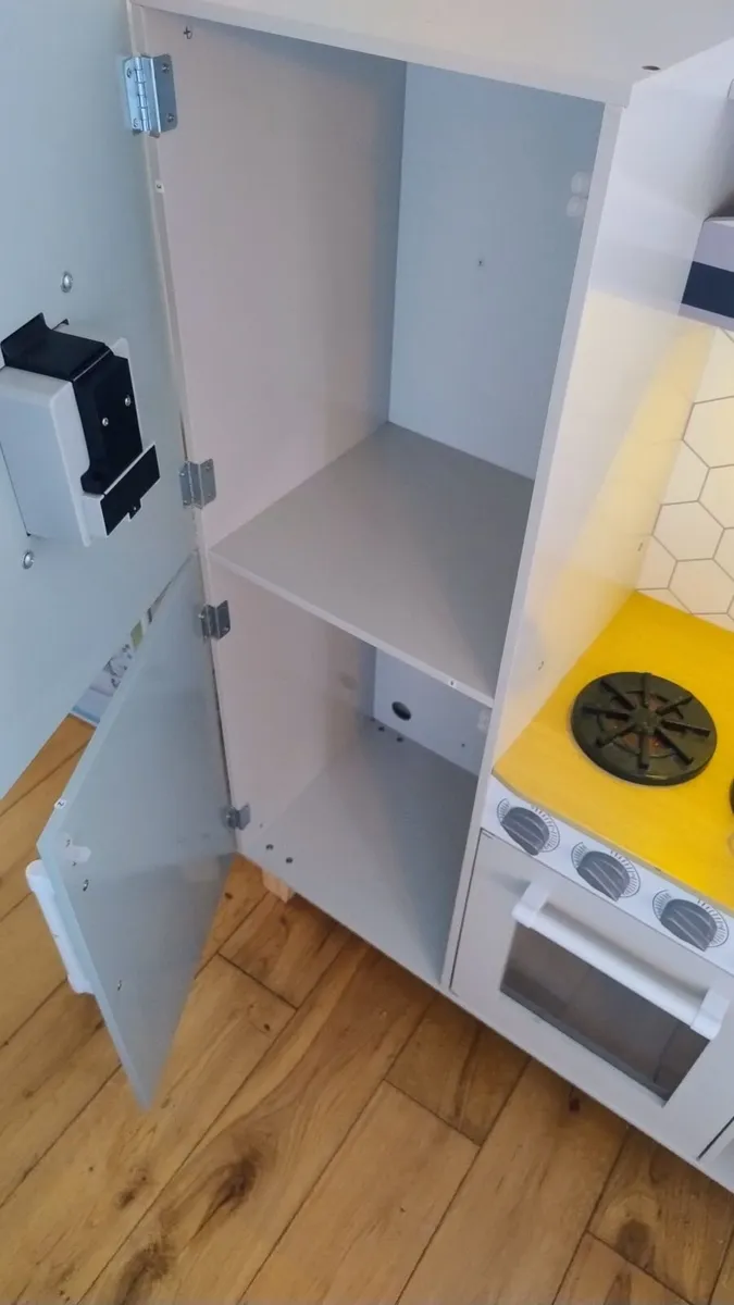 Childs Kitchen - Image 2