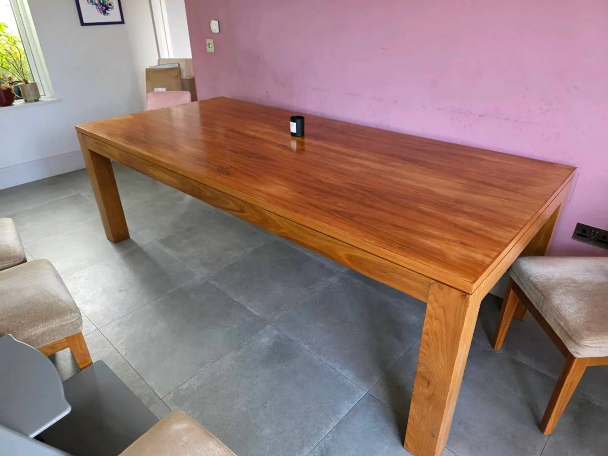 Dining table - Image 1