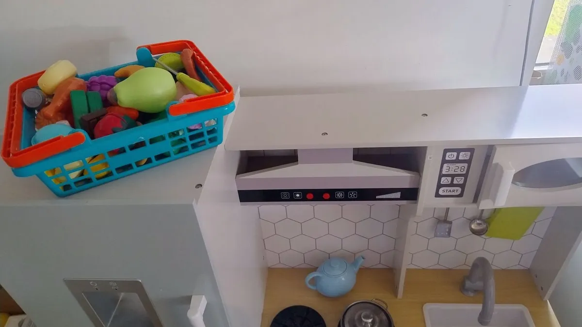 Childs Kitchen - Image 4