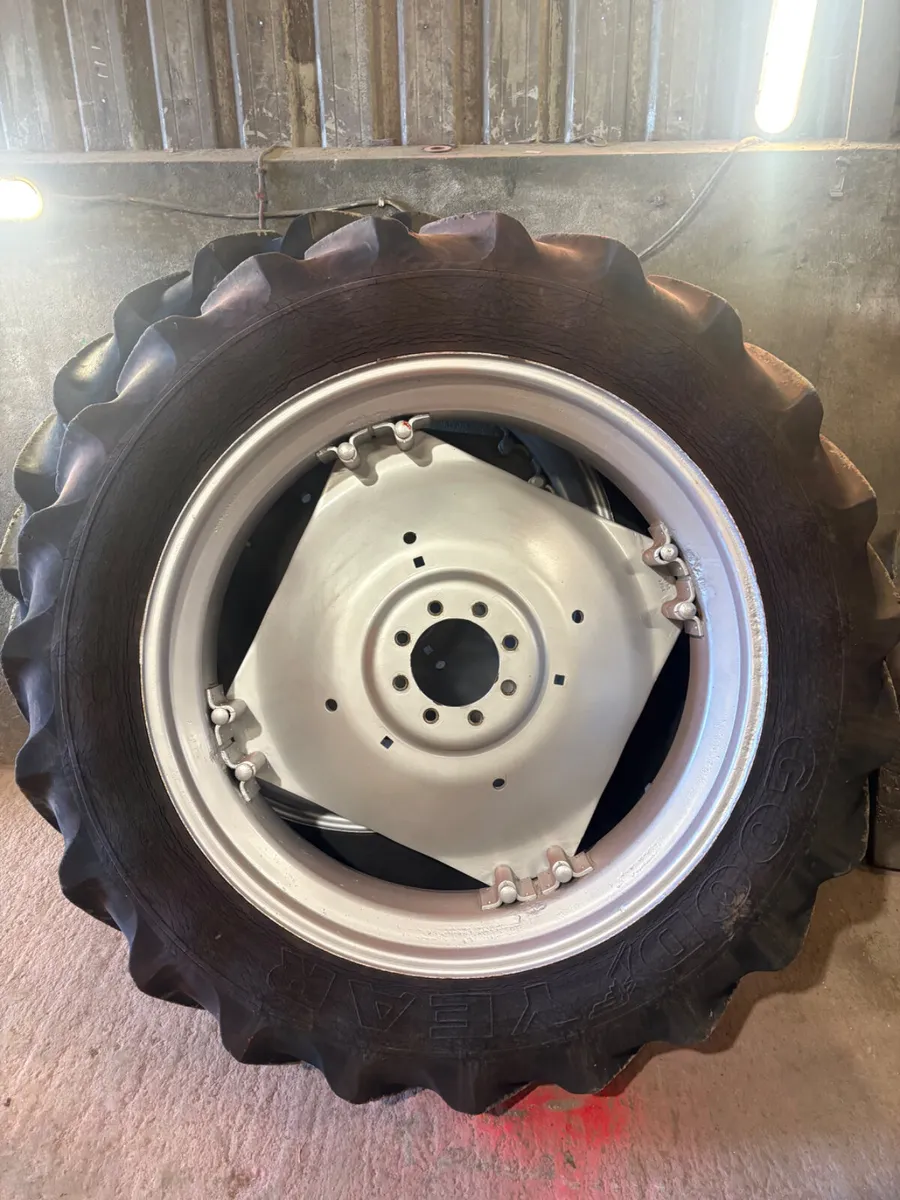 Tractor wheels - Image 1