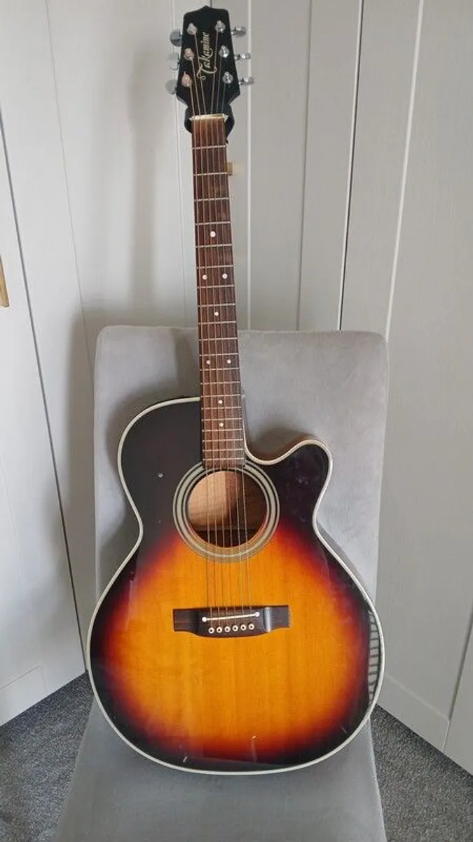 Takamine Japanese Acoustic Electric Guitar FP 450 SMC SB including Original Hard Case - Image 1