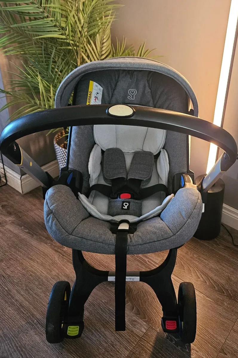 Doona Car Seat / Stroller - Image 1