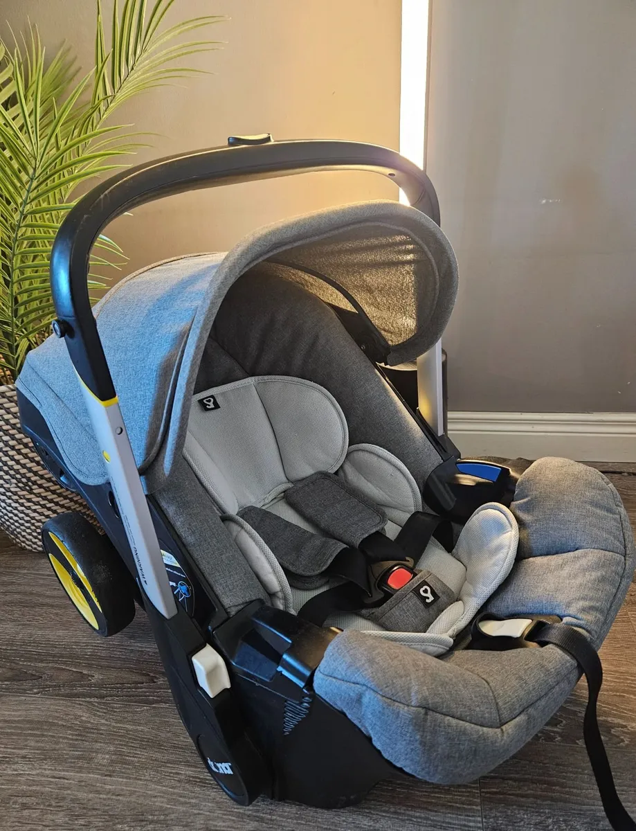 Doona Car Seat / Stroller - Image 4