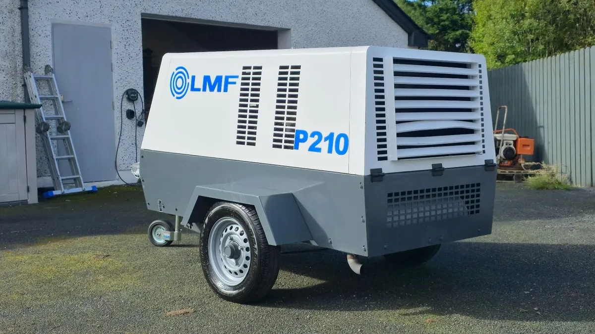 Portable diesel Compressor 210 CFM 7.5-8 Bar - Image 1