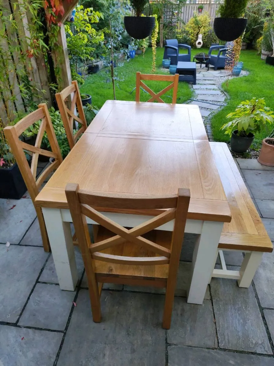 Large extendable table - Image 4