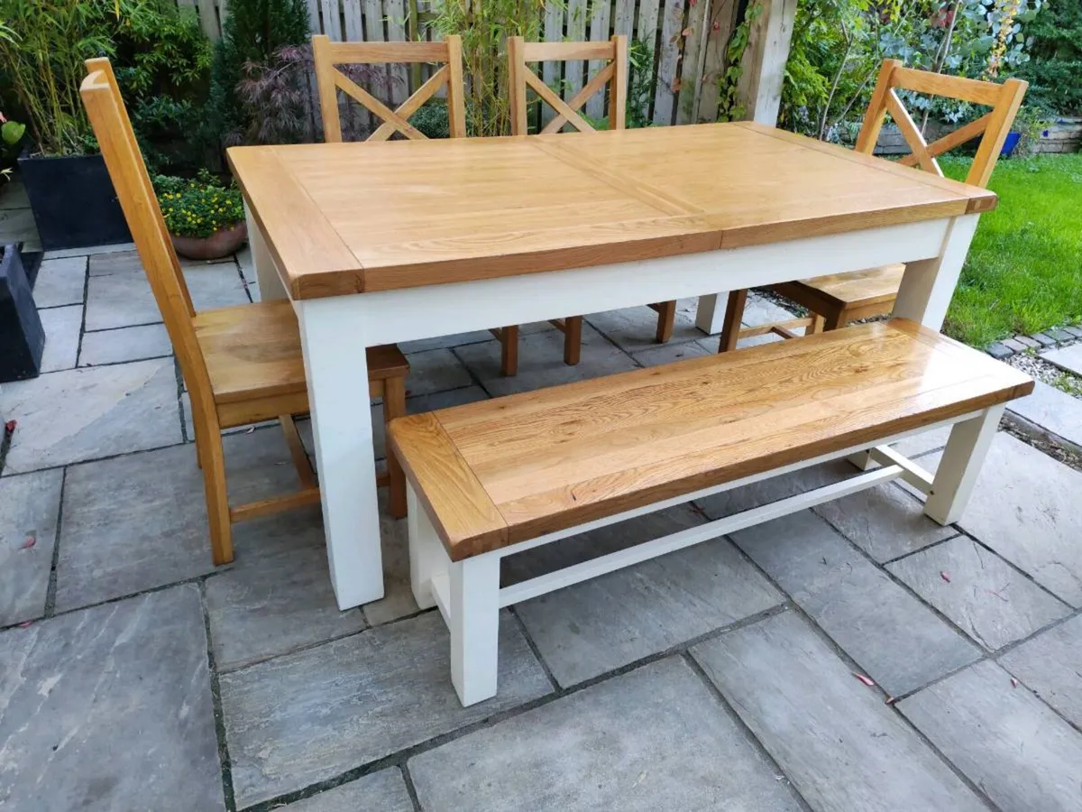 Large extendable table - Image 2