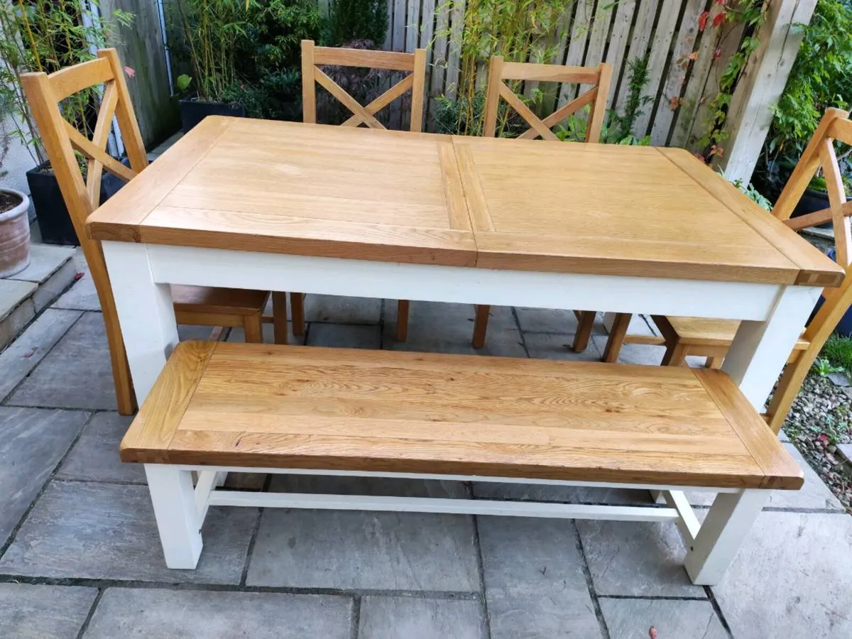 Large extendable table - Image 3