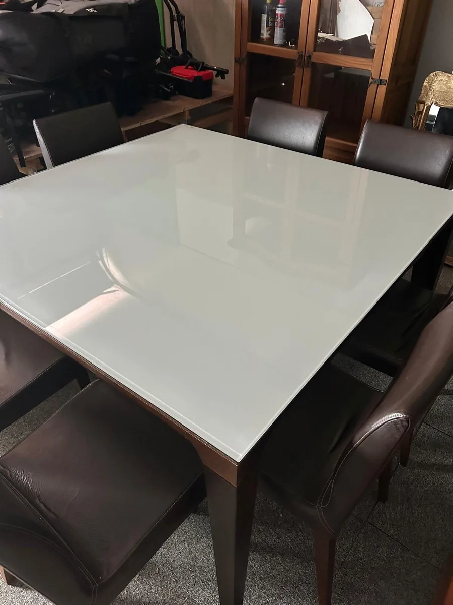 High end Calligaris dining/ meeting table & chairs - Image 3