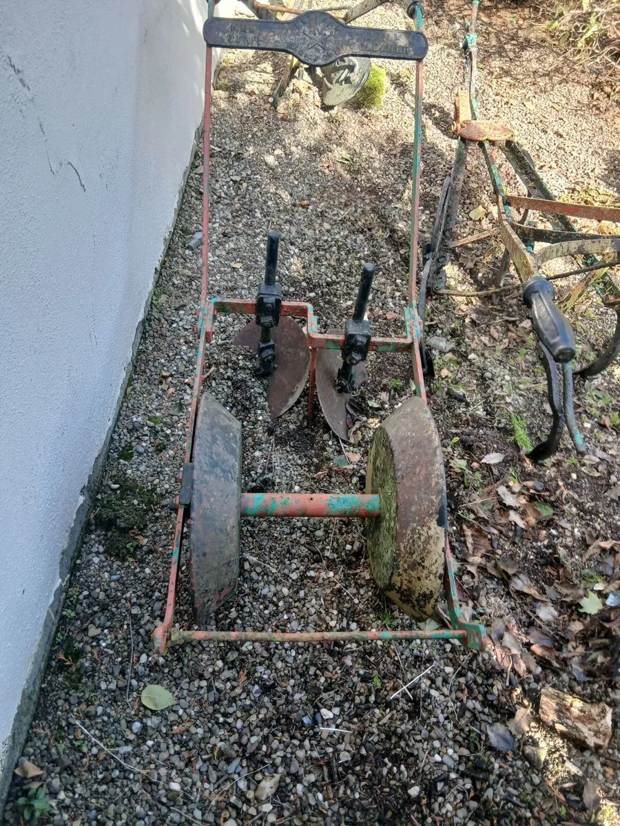 Vintage machinery - Image 2