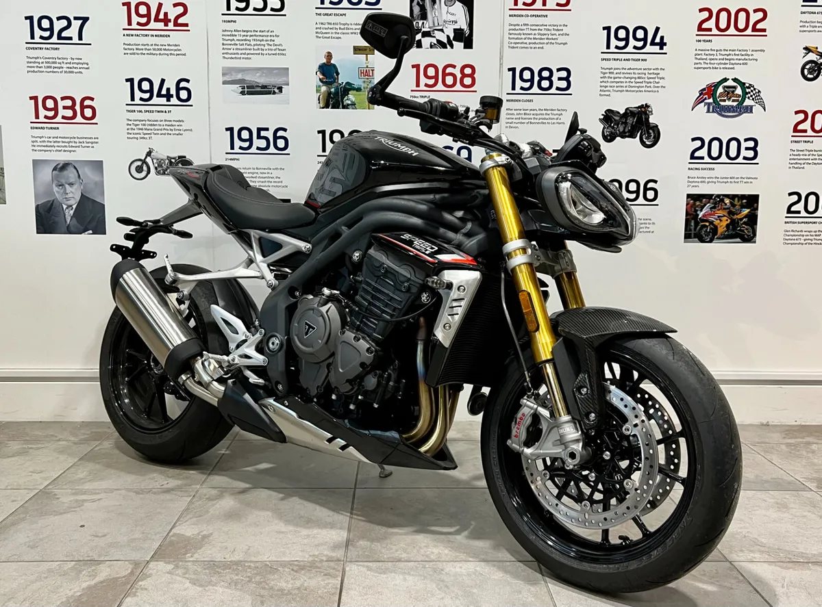 TRIUMPH SPEED TRIPLE 1200 RS - Image 2