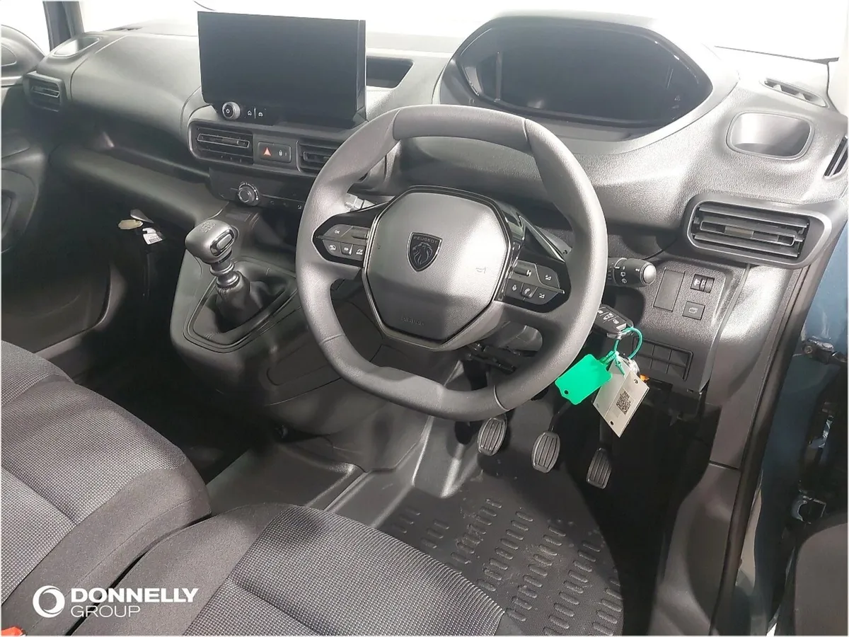 Peugeot Partner 1.5 BlueHDi 100 Asphalt Van - Image 4