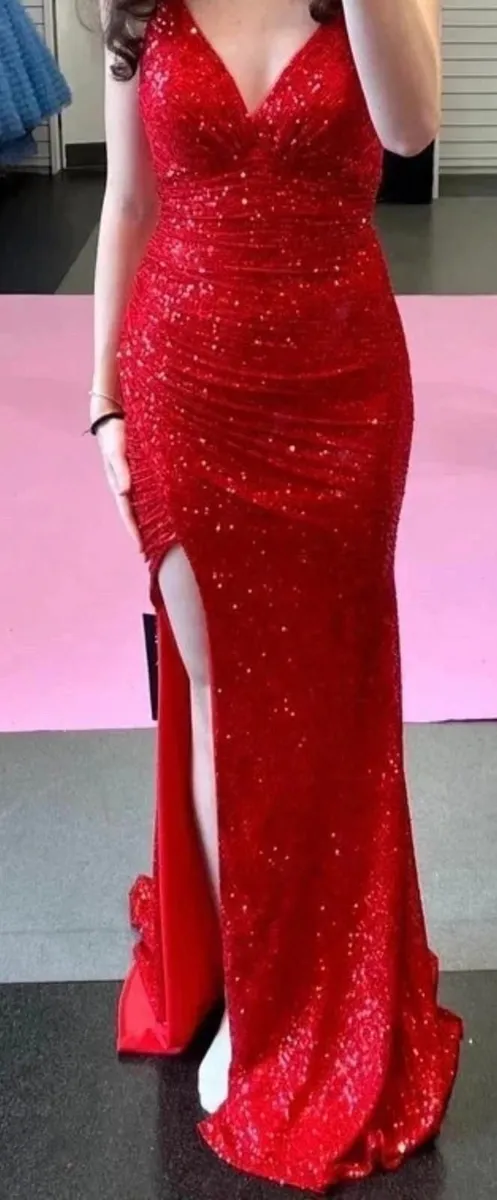 Red sparkly ball dress Size UK 6 - Image 1