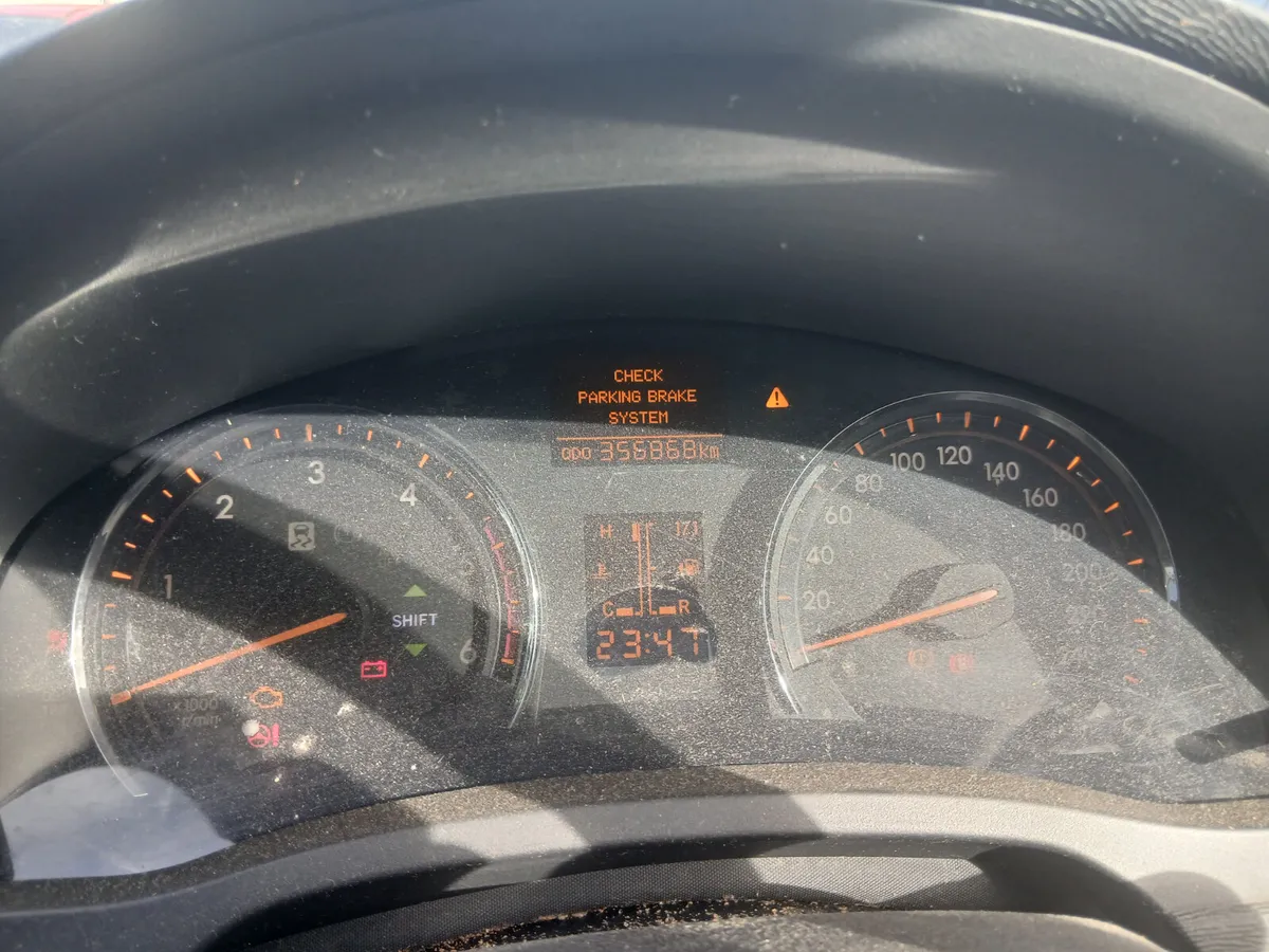Toyota 11 avensis - Image 4