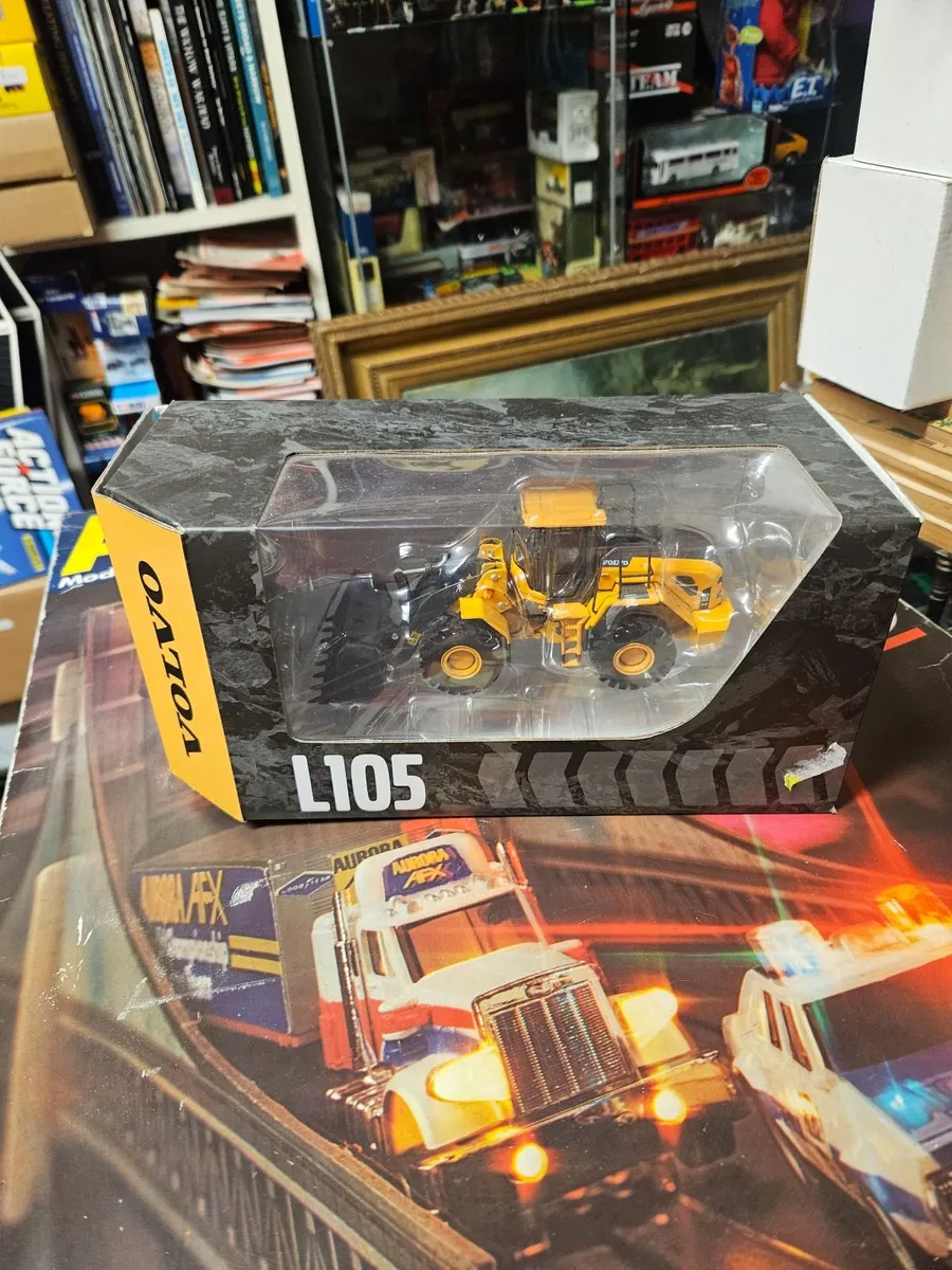 Corgi Motorart Volvo Loader 1.50 - Image 1