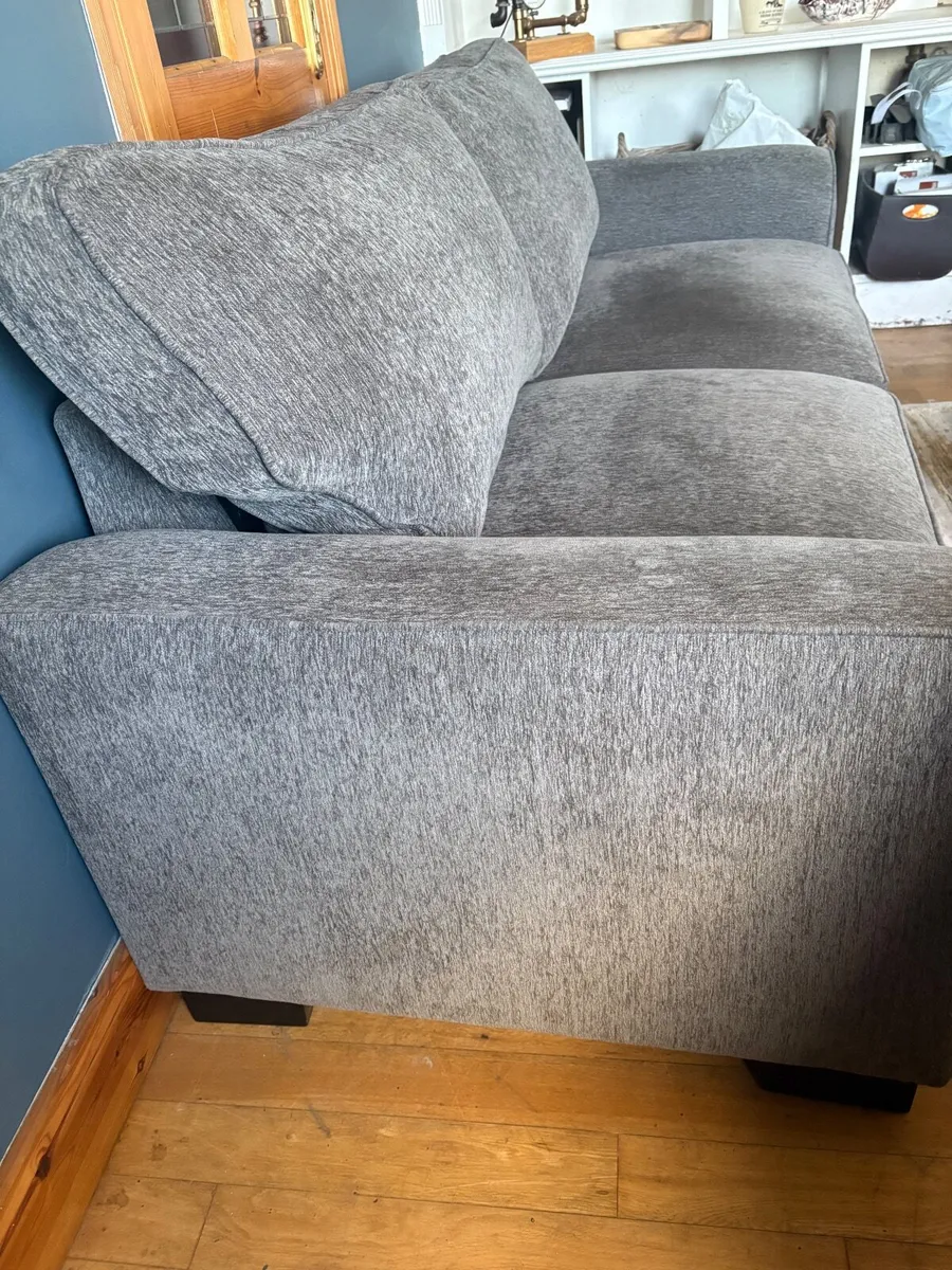 3 seater couch - Image 4