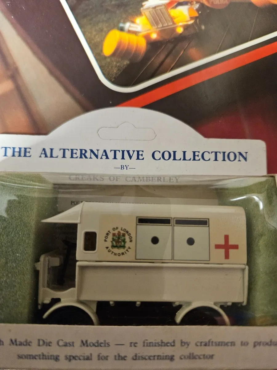 Corgi Lledo WW1 Ambulance - Image 2