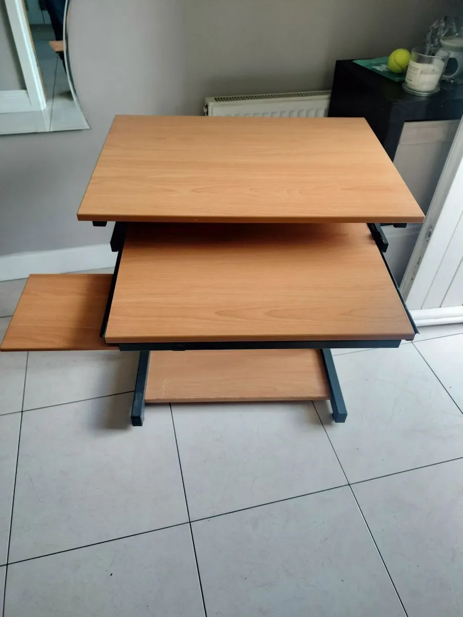 Computer table - Image 2
