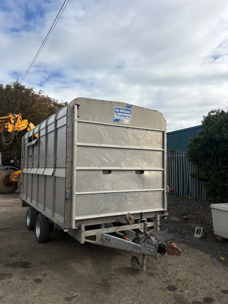 Ifor Williams 12ft dp cattle trailer - Image 1