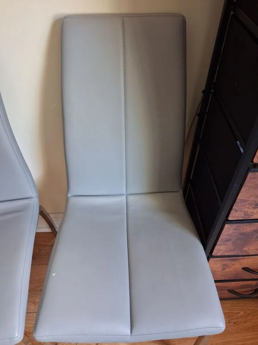 Kitchen chairs - Image 2