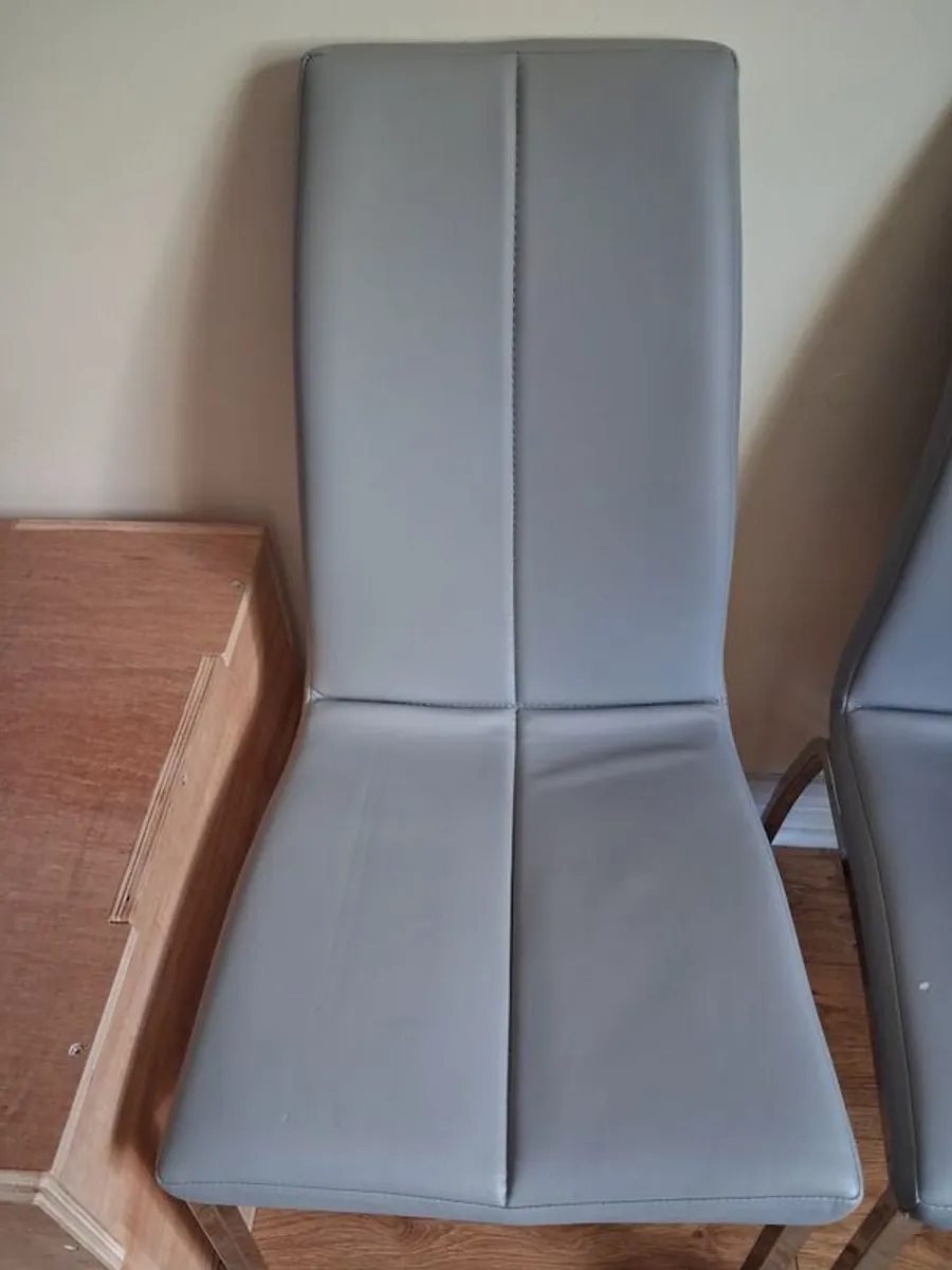 Kitchen chairs - Image 3