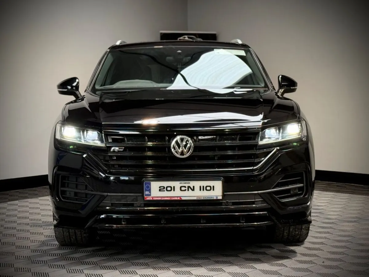 Volkswagen Touareg 3.0 TDI V6 R-Line Auto // 2 SEA - Image 2