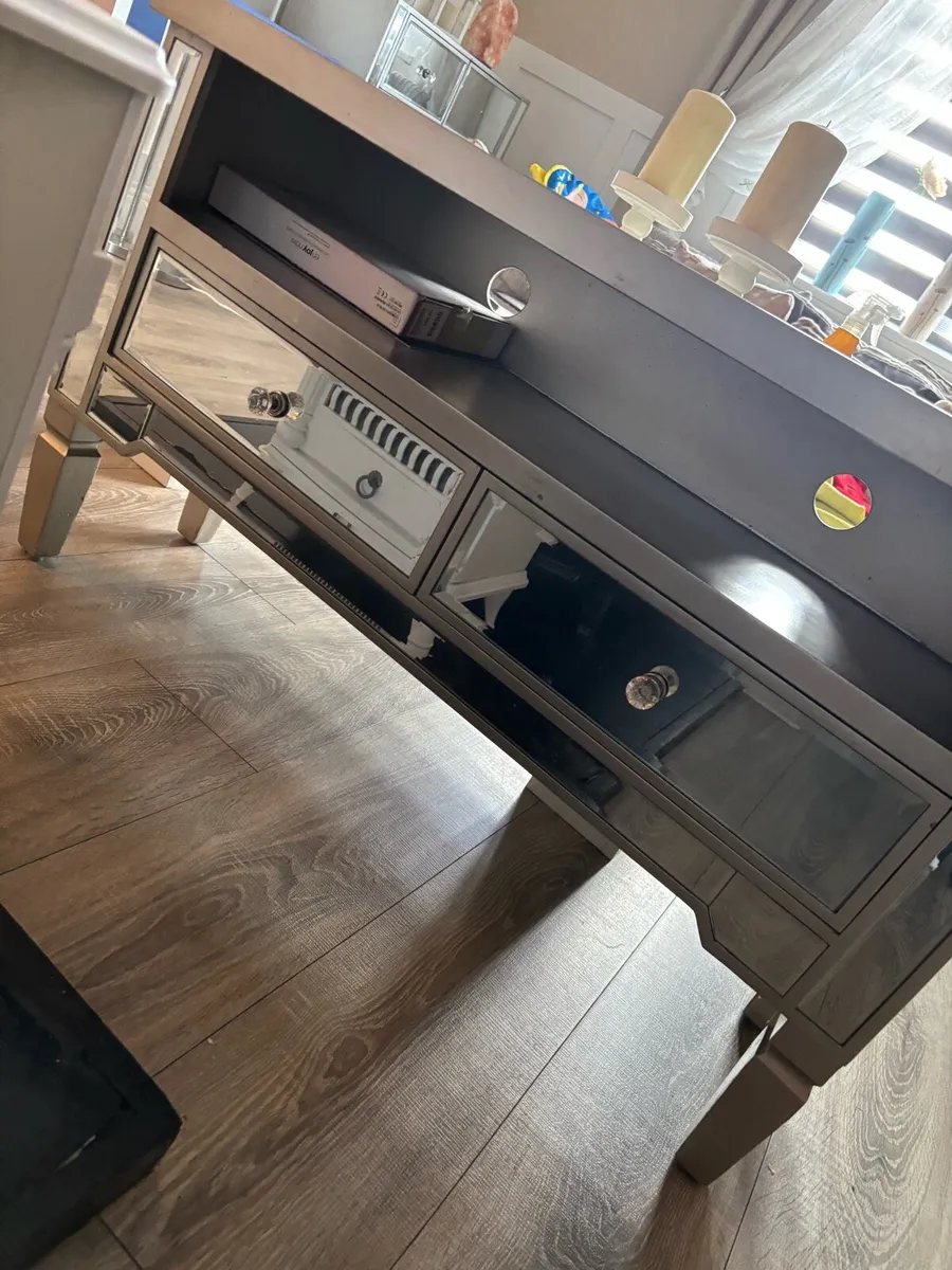 Tv unit - Image 1