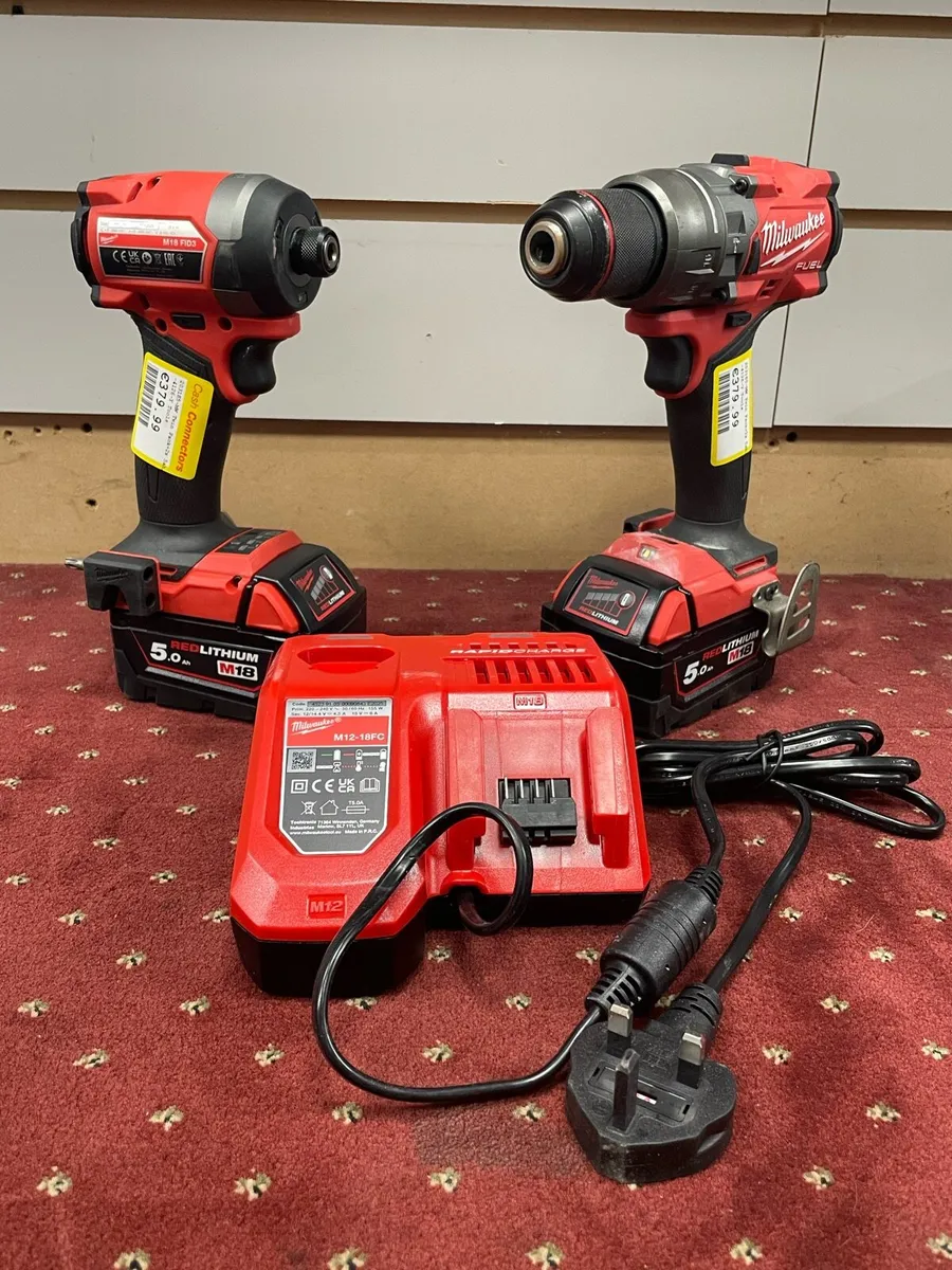 Milwaukee Gen 4 Fuel Brushless Twin Kit (2x 5Ah) - Image 4