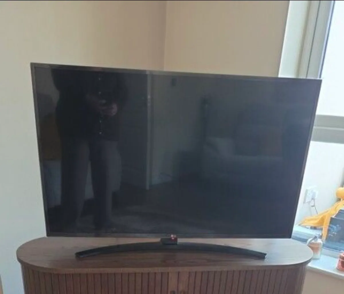 43" TV - Image 1