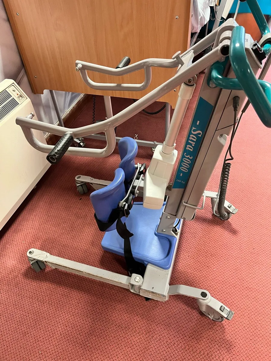 Sit to Stand Hoist - Image 1