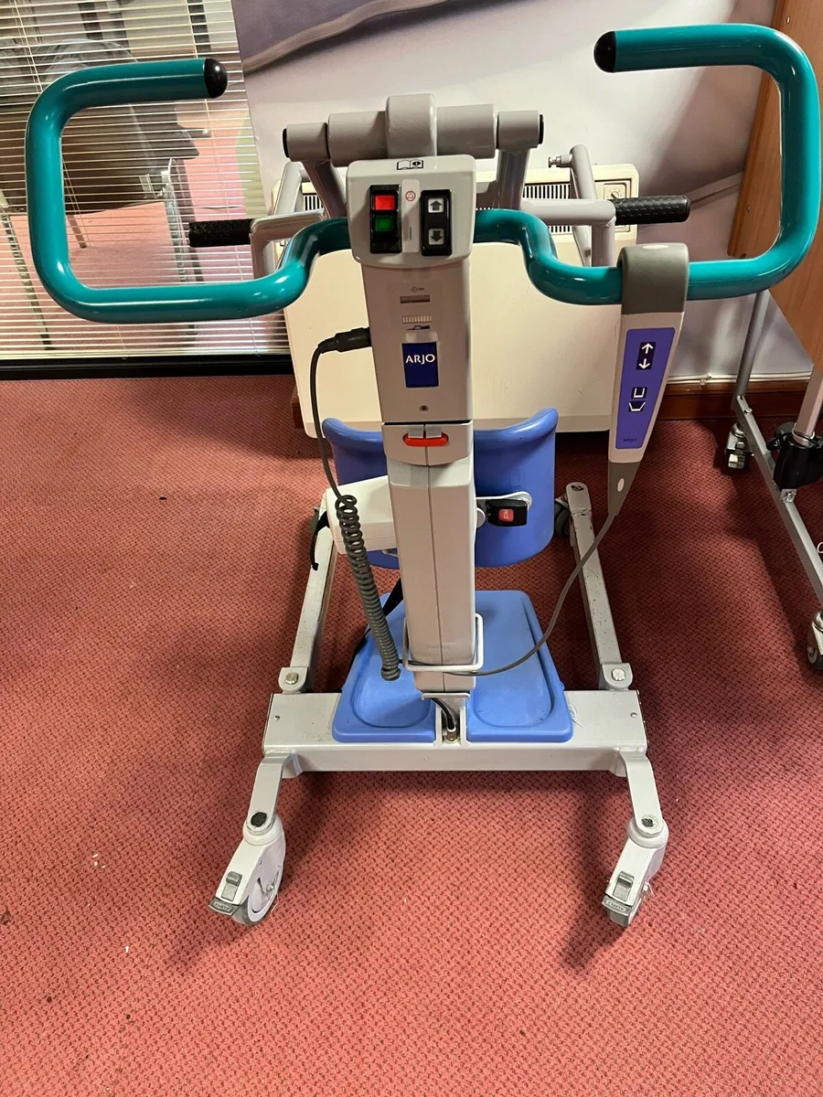Sit to Stand Hoist - Image 3