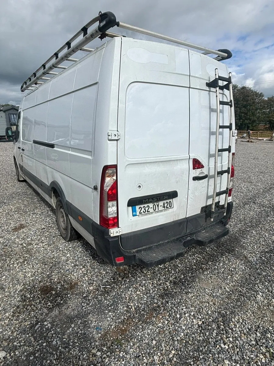 2023 Renault master elwb read add - Image 4