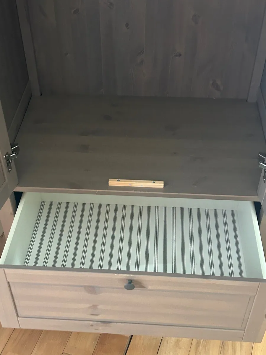 Kids wardrobe and changing table - Image 3
