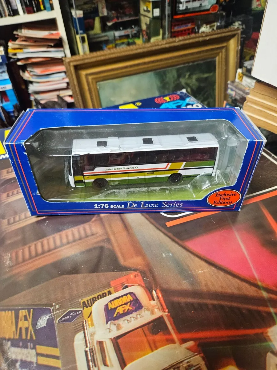 Corgi Bus - Image 1