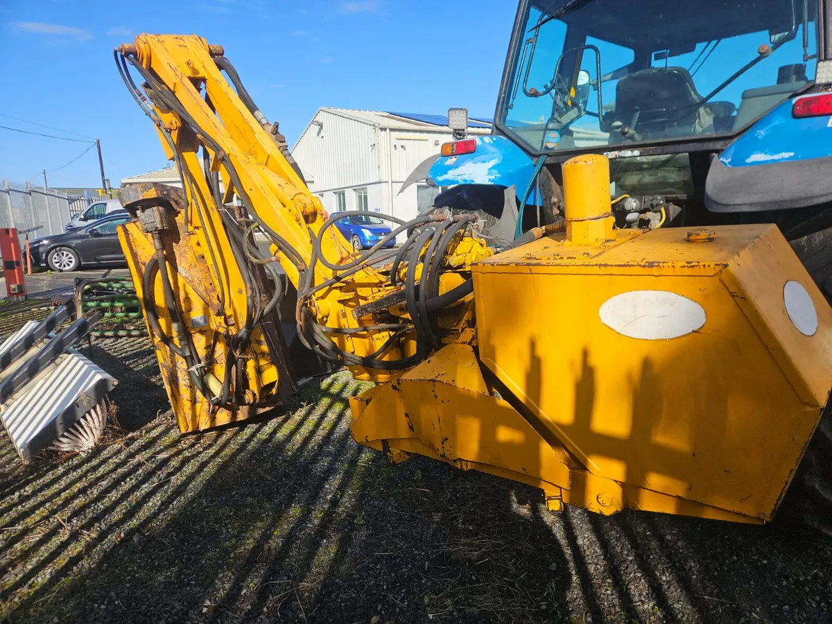 BOMFORD HEDGE CUTTER - Image 1